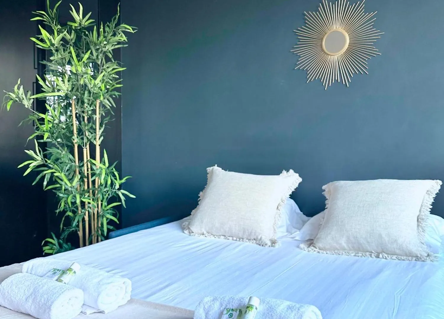 Stylish Apartment With A Balcony In Paryż Francja