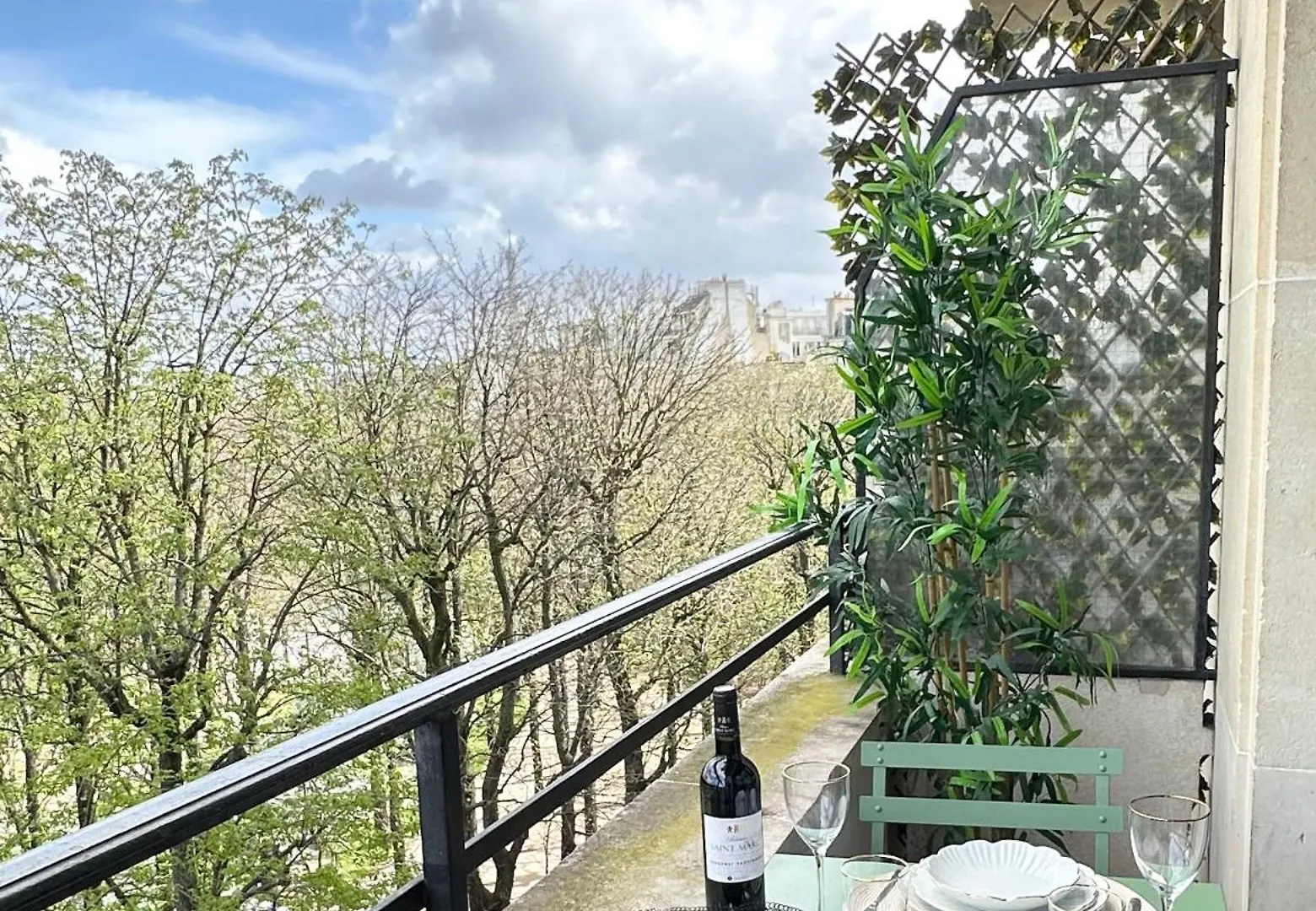 Stylish Apartment With A Balcony In Paris 0*,